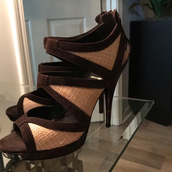 S O L D ‼️‼️‼️Fendi Heels - Picture 3 of 6